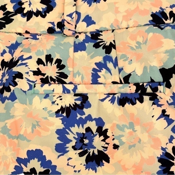 Talbots Perfect Floral Bermuda Shorts - Picture 5 of 7